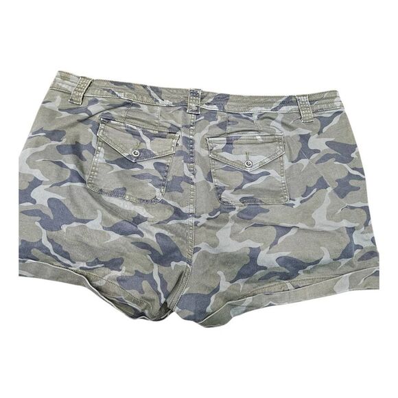 TORRID Army Green Camouflage Cargo Shorts Womens Size 22 Plus Size - Picture 5 of 10
